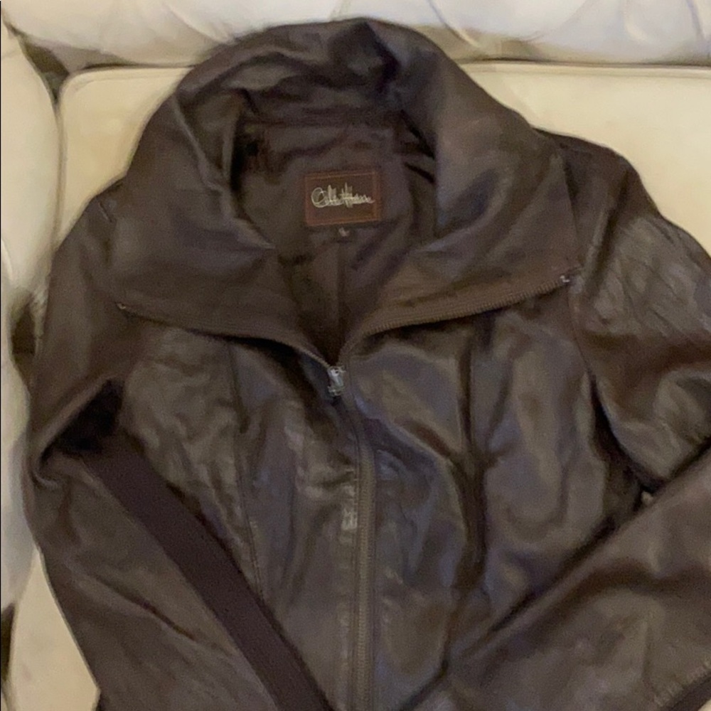Short leather jacket